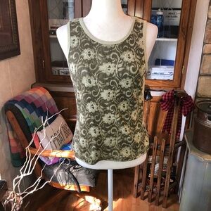 TANGENTS SIZE LARGE ARMY GREEN FLIRAL PRINT ON FRONT SAGE GREEN ON BACK RIBBED